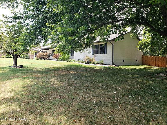 3rd image of 2119 Chesterfield Dr