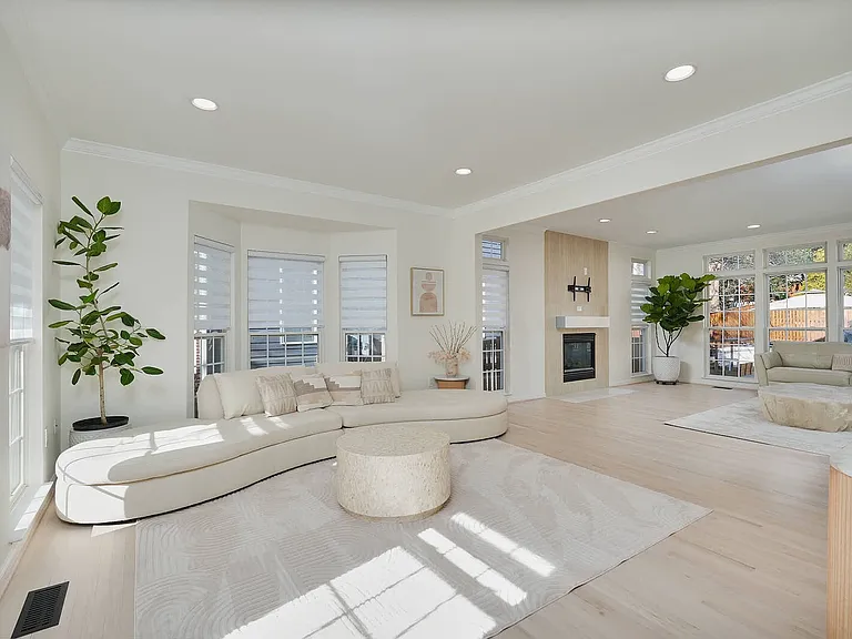 5811 Johnson Ave — Photo 14