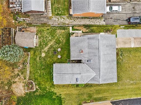 2nd image of 232 Woodlawn Dr