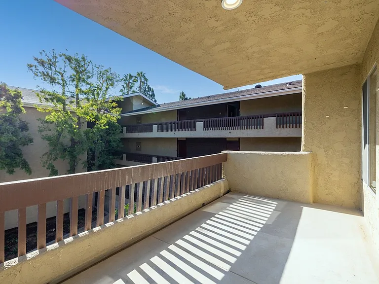 Enclave 693 — Photo 12
