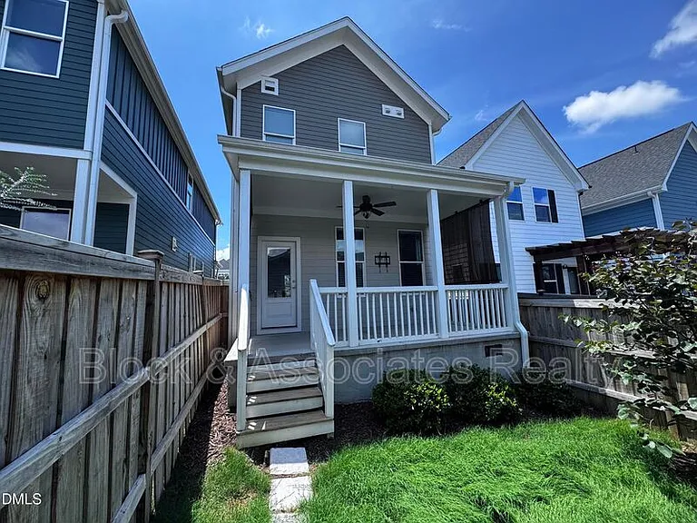 440 Douglas Falls Dr — Photo 5