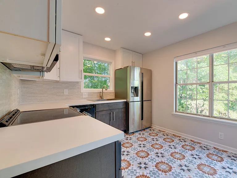 9006 Saint Thomas Ln — Photo 19