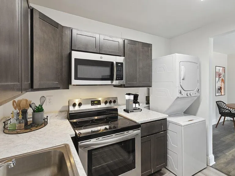 Maple Walk Apartments — Photo 6