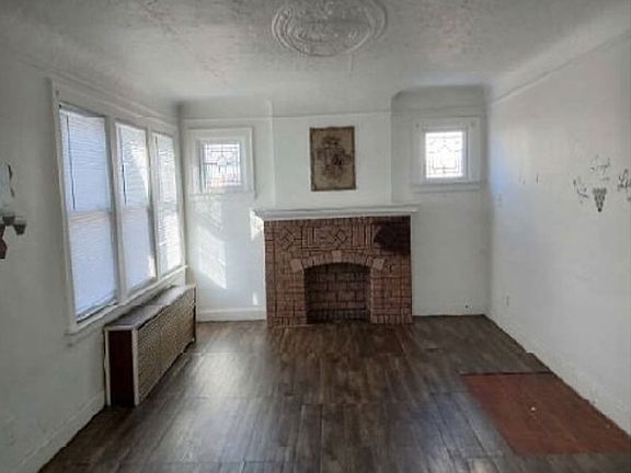Additional Living Room