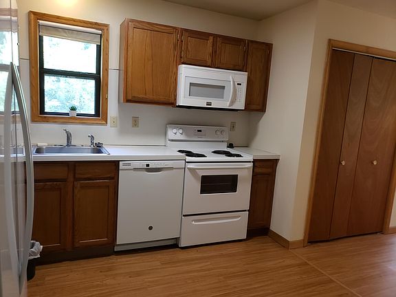 Kitchen with dishwasher