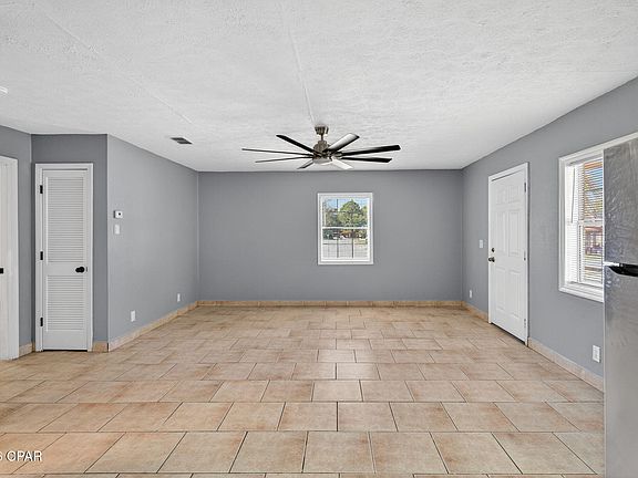 5th image of 4017 Silver Sands Rd