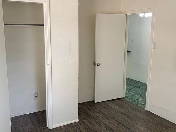 4th image of 2524 W Woodlawn Ave