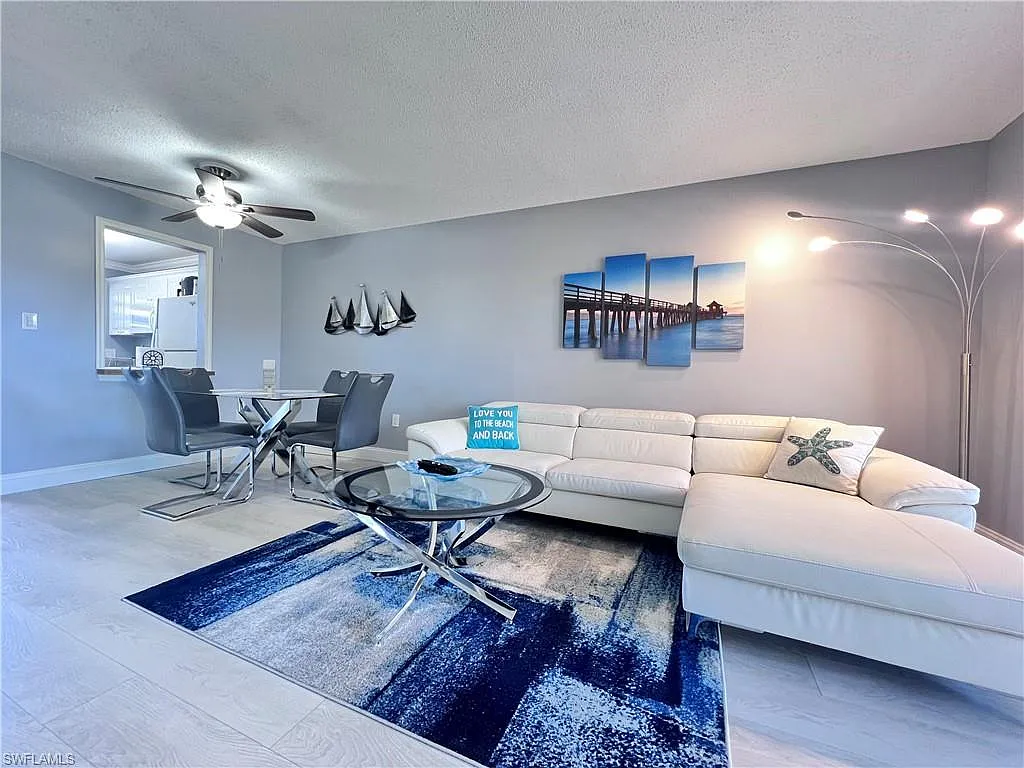 2 bed, 2.0 bath, 842 sqft, $3,200 — Photo 2