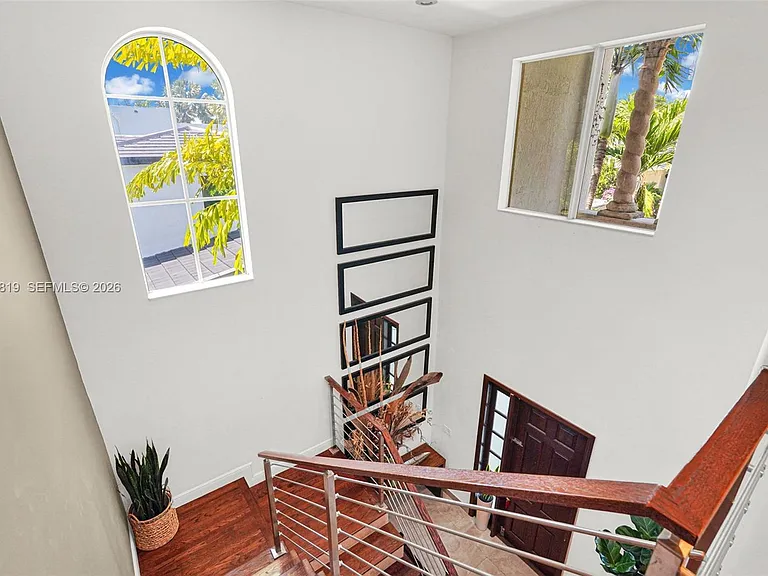 2143 N Bay Rd — Photo 47
