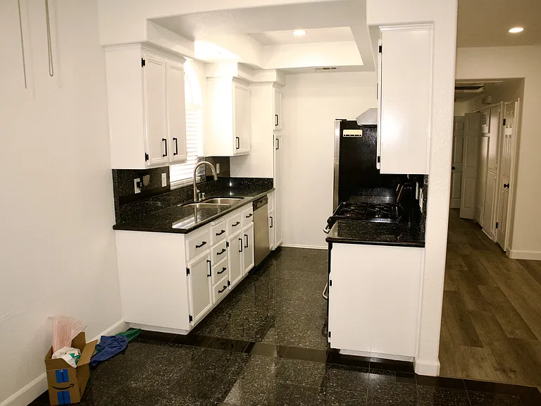 21834 S Vermont Ave #1 — Photo 9