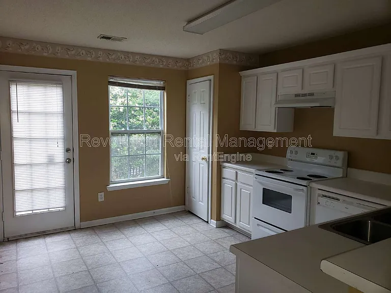 532 Epris Ln — Photo 5