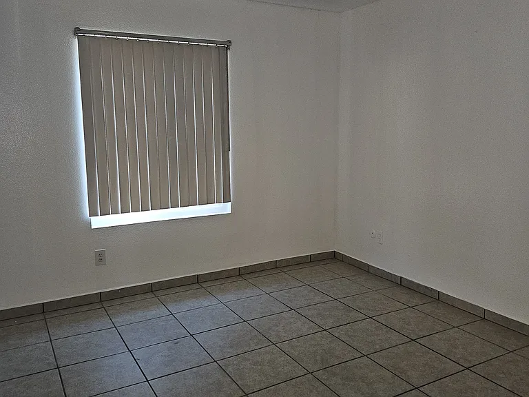 1190 Beverly Dr #F — Photo 5