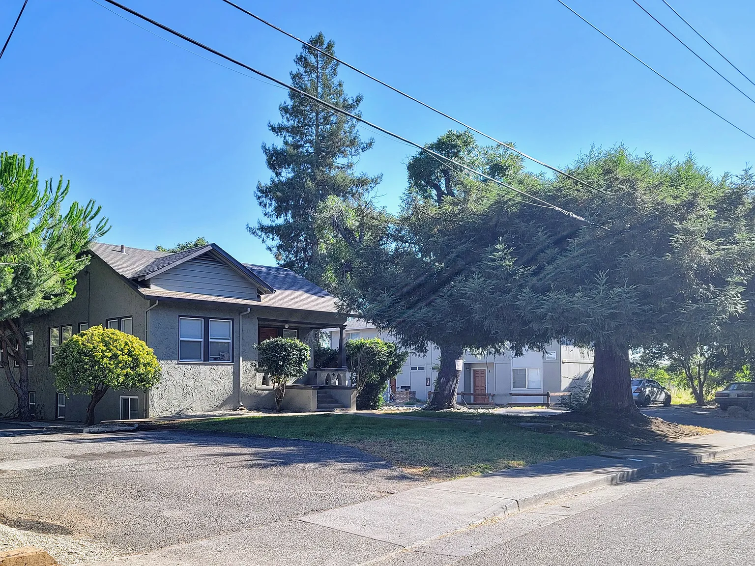 5 bed, 1600 sqft, $2,250 — Photo 3