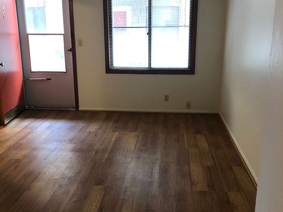 3rd image of 5006 California St #16