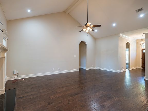 5th image of 4399 Kenilworth Cir