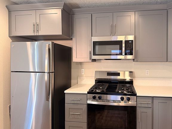 5th image of 505-507 NW Hillcrest Dr