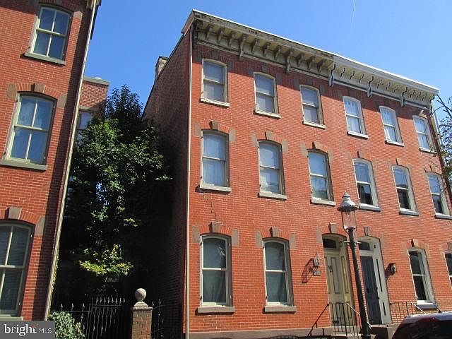 1st image of 154 Mercer St