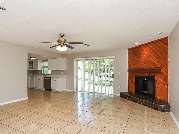 4th image of 9811 N Connechusett Rd