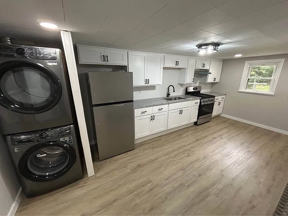 2 bed, 1.0 bath, 1400 sqft, $1,400 — Photo 4