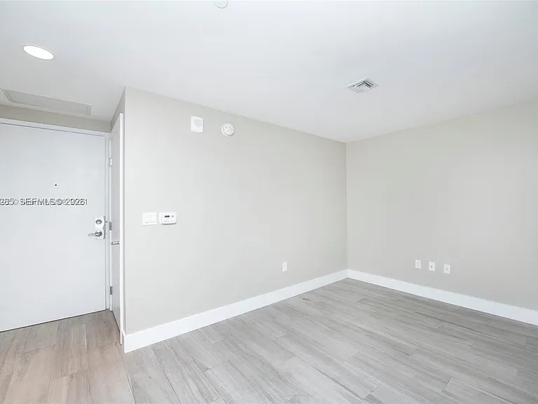 16385 Biscayne Blvd #2515 — Photo 7