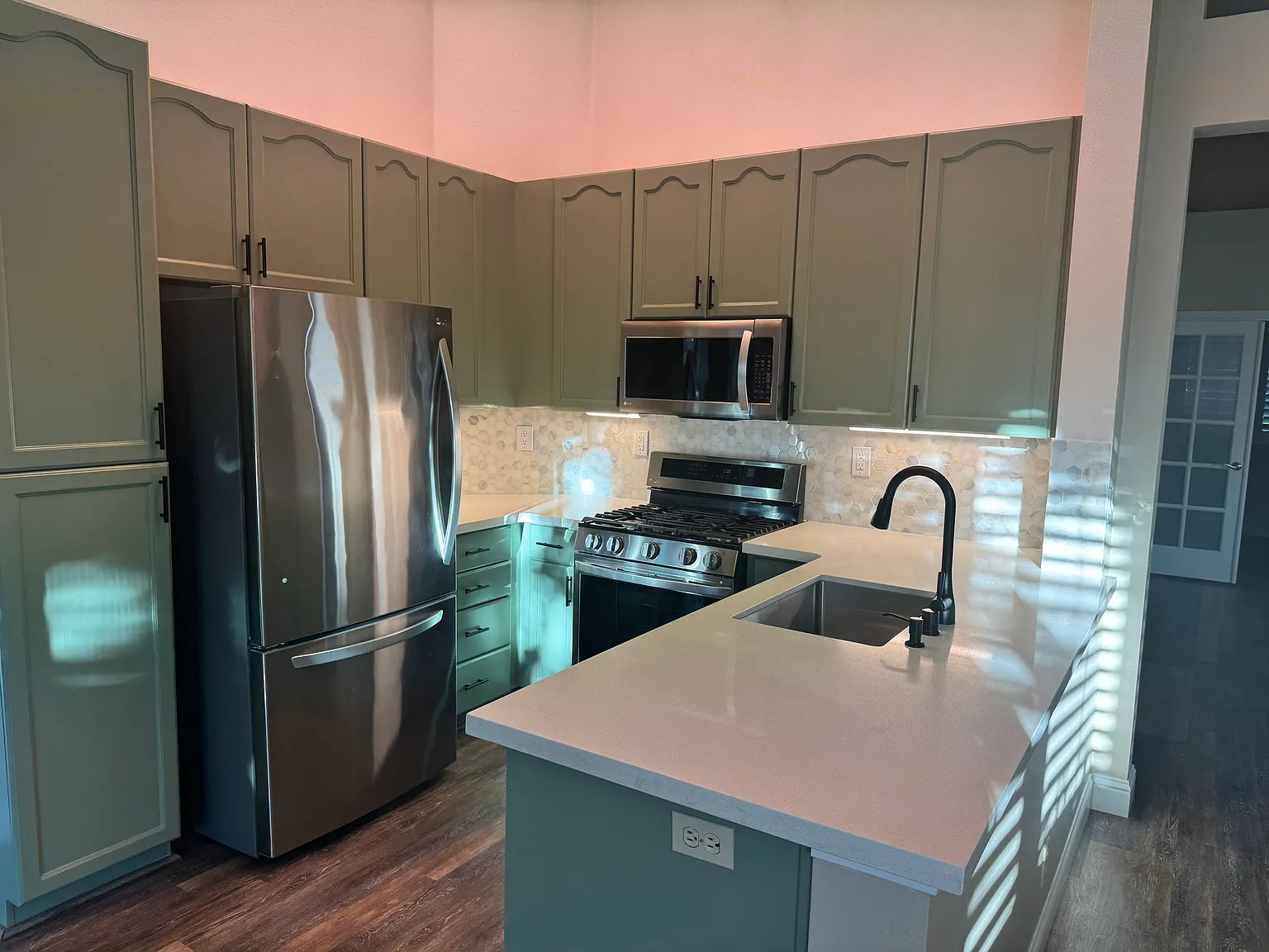 3 bed, 1457 sqft, $2,850 — Photo 4