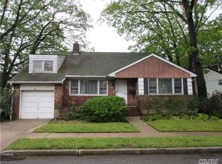 354 Lincoln Ave, Rockville Centre, NY 11570