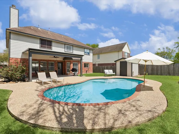 7022 Red Coral Dr, Pasadena, TX 77505