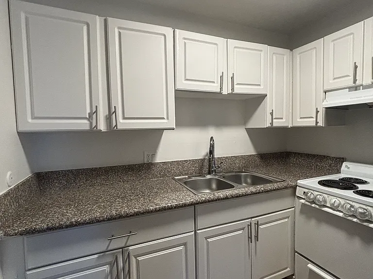 7521 Simpson Ave #204 — Photo 22