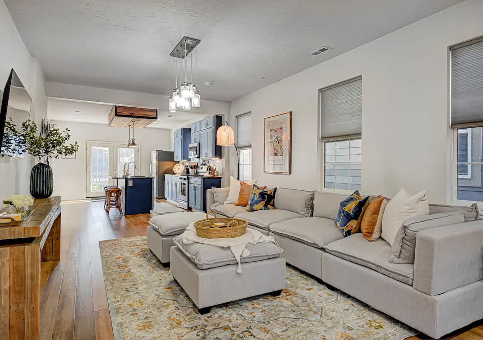 Spacious Home with Hot Tub, Sleeps 14 — Photo 2