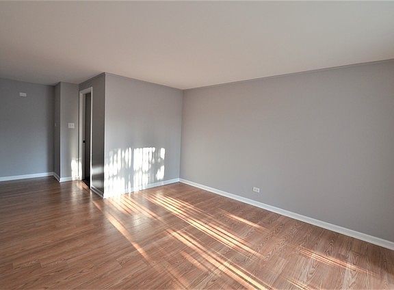 3rd image of 2303 Glenview Ct #0