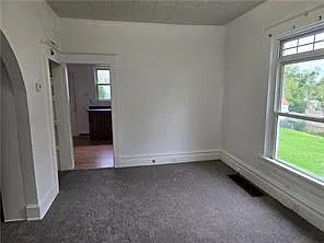318 Fairview Ave — Photo 4
