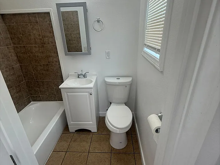 842 Alamitos Ave — Photo 8