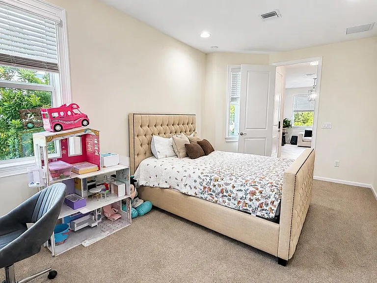 16454 Helix Ct — Photo 12