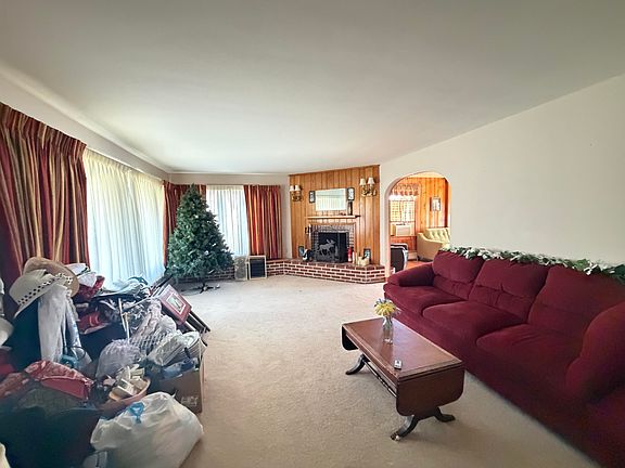 3rd image of 32 Taylor Street