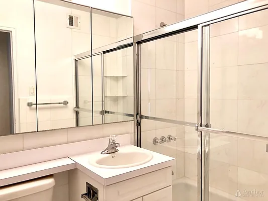 Rented by Anchor Associates | media 12