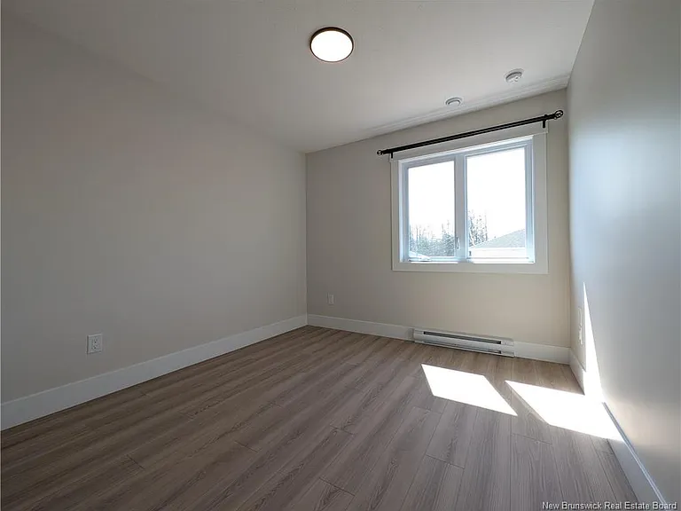 148 Ernest St — Photo 9