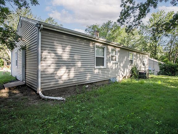 5th image of 10601 Oakland Ave