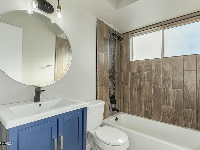721 E Montebello Ave #108 — Photo 20