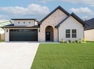 284 Ron Boyett Dr, White Oak, TX 75693