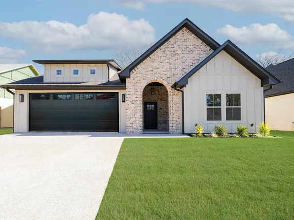 284 Ron Boyett Dr, White Oak, TX 75693