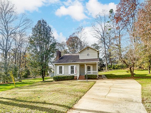 3rd image of 3040 Wagonwheel Ct
