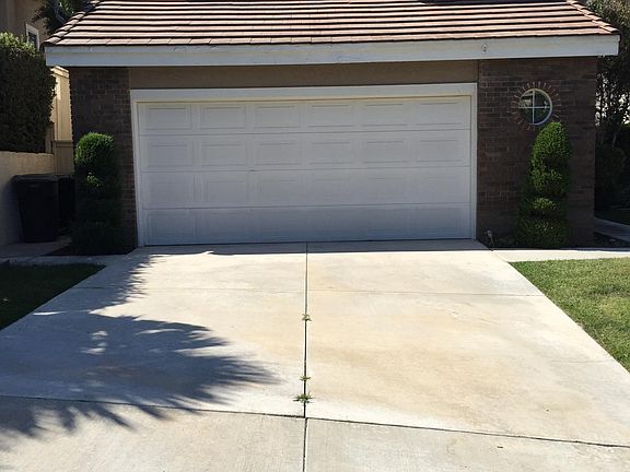 2nd image of 909 S Natalie Ln