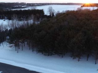 3883 Trappers Bend Ct, Green Bay, WI 54313