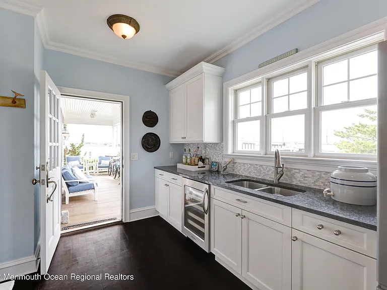306 Old Bridge St — Photo 13