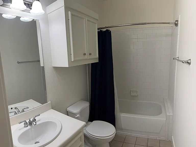 1412 Castle Ct #A — Photo 3