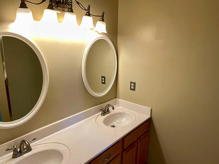 6765 Greenbriar Curv — Photo 8