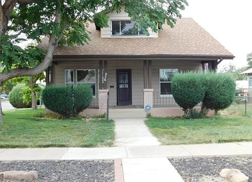 1st image of 826 E 10th St