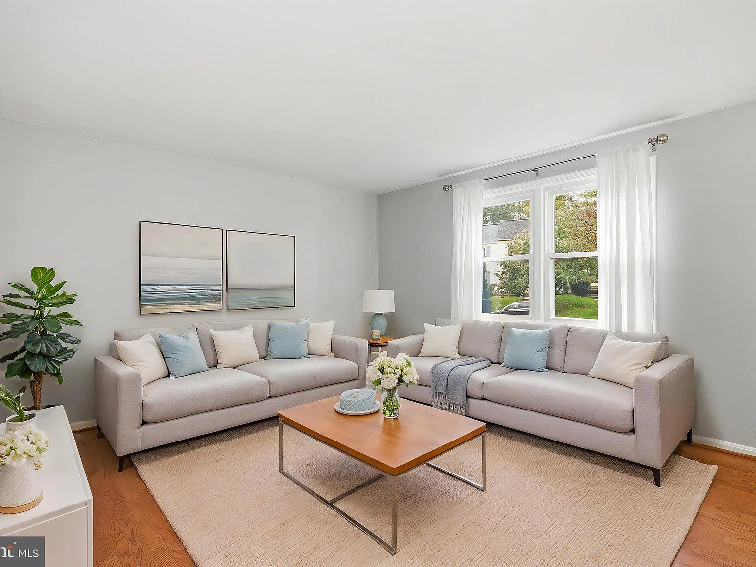 3 bed, 2.5 bath, 1306 sqft, $2,800 — Photo 2