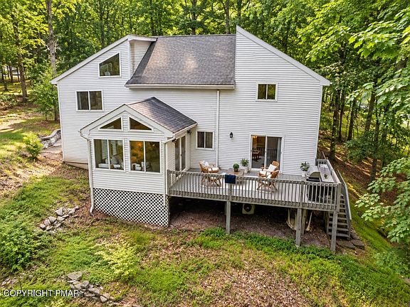 5th image of 203 Saint Andrews Dr