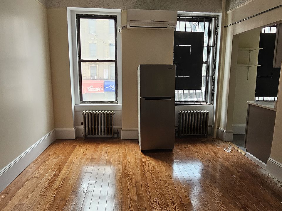 2nd image of 1781 Lexington Ave #3